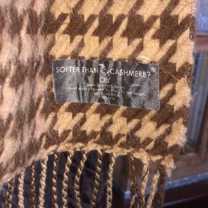 D&Y Accessories - SOFTER THAN CASHMERE SCARF WITH FRINGE BROWNS NICE D&Y Accessories - SOFTER THAN CASHMERE SCARF WITH FRINGE BROWNS NICE